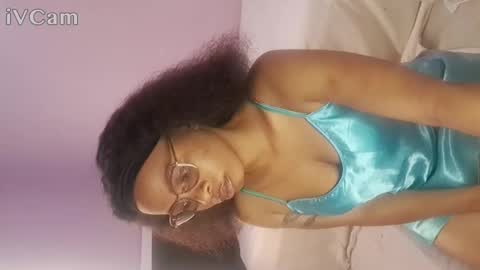 Lola Coco online show from April 27, 2026, 4:43 am