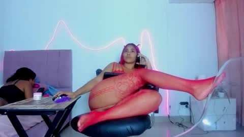 lola_lustrum online show from June 4, 2026, 6:03 pm