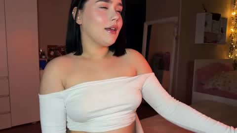 Snapshot of lola_razee chatting on June 20, 2026, 10:34 pm lola_razee online show from June 20, 2026, 10:34 pm