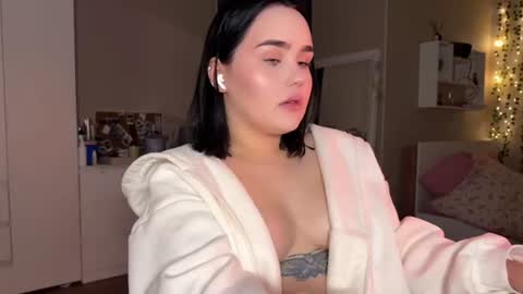 Snapshot of lola_razee chatting on July 2, 2026, 11:00 pm lola_razee online show from July 2, 2026, 11:00 pm