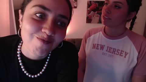 Snapshot of lolaandcamille chatting on February 24, 2025, 6:47 pm lolaandcamille online show from February 24, 2025, 6:47 pm