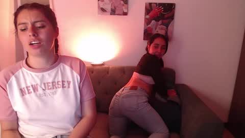 Snapshot of lolaandcamille chatting on February 24, 2025, 9:52 pm lolaandcamille online show from February 24, 2025, 9:52 pm