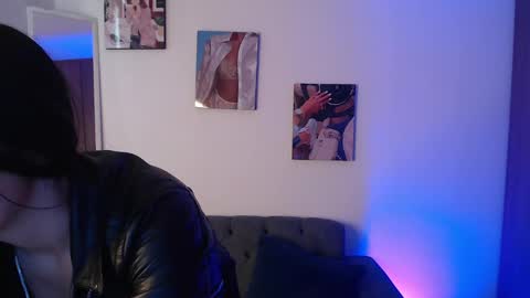 Snapshot of lolaandcamille chatting on February 27, 2025, 1:28 pm lolaandcamille online show from February 27, 2025, 1:28 pm