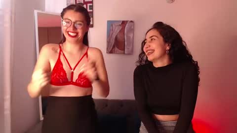 Snapshot of lolaandcamille chatting on March 3, 2025, 1:31 pm lolaandcamille online show from March 3, 2025, 1:31 pm