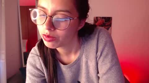 Snapshot of lolaandcamille chatting on March 3, 2025, 10:42 pm lolaandcamille online show from March 3, 2025, 10:42 pm