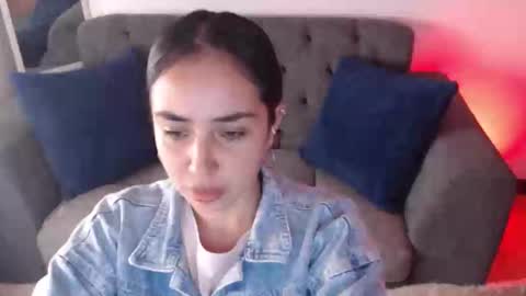 Snapshot of lolaandcamille chatting on March 4, 2025, 1:17 pm lolaandcamille online show from March 4, 2025, 1:17 pm
