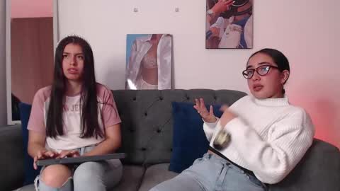 Snapshot of lolaandcamille chatting on March 7, 2025, 4:55 pm lolaandcamille online show from March 7, 2025, 4:55 pm