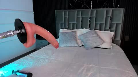 Lola Angel online show from February 10, 2026, 8:57 pm