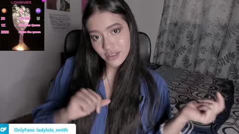 lolaasmith_21 online show from January 9, 2025, 10:09 pm
