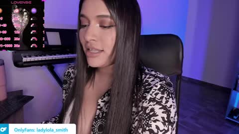lolaasmith_21 online show from January 25, 2025, 12:38 am