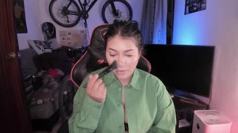 lolaasmith_21 online show from March 23, 2026, 8:24 pm