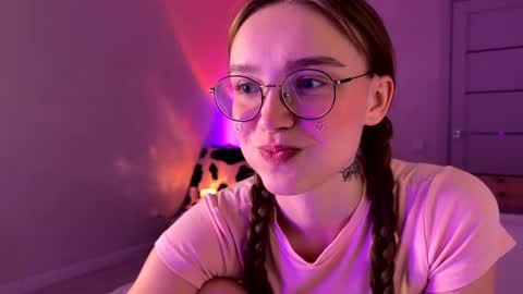 lolaatate online show from March 16, 2026, 1:33 am