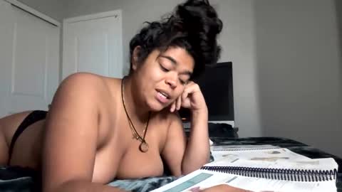 lolafoxlive online show from November 5, 2025, 6:13 am