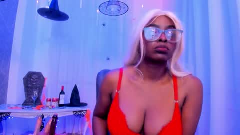 lola online show from October 31, 2025, 9:16 pm