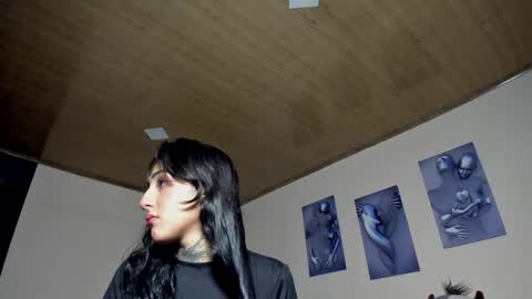 Lola online show from November 16, 2025, 12:27 am