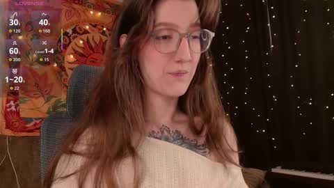 lolami_ online show from June 3, 2026, 7:33 am