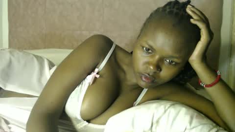 Snapshot of lolamia7 chatting on September 28, 2025, 7:25 am lolamia7 online show from September 28, 2025, 7:25 am