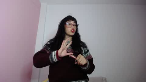 Lolita  online show from January 14, 2025, 2:40 am