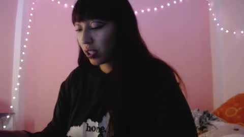 Lolita  online show from March 5, 2025, 2:36 am