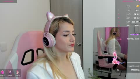 Snapshot of lolly_js_ chatting on December 28, 2024, 1:28 pm Lolly  online show from December 28, 2024, 1:28 pm