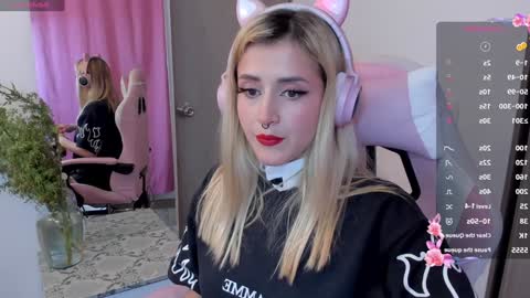 Snapshot of lolly_js_ chatting on December 30, 2024, 3:03 am Lolly  online show from December 30, 2024, 3:03 am