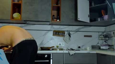 Nelis online show from April 30, 2026, 6:47 pm