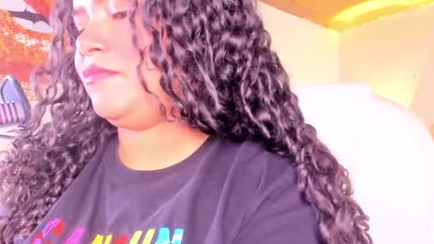 loly_marce online show from February 22, 2025, 8:09 pm