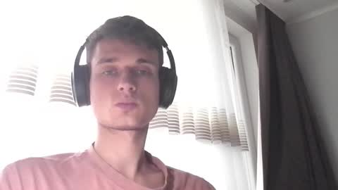 london_tomy online show from December 19, 2025, 12:23 pm