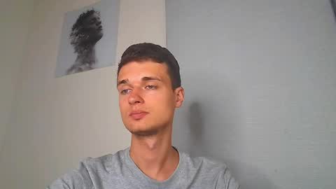 london_tomy online show from April 8, 2026, 1:38 am