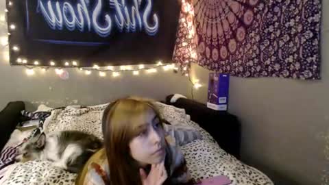 Snapshot of londonray chatting on June 17, 2026, 10:00 pm londonray online show from June 17, 2026, 10:00 pm