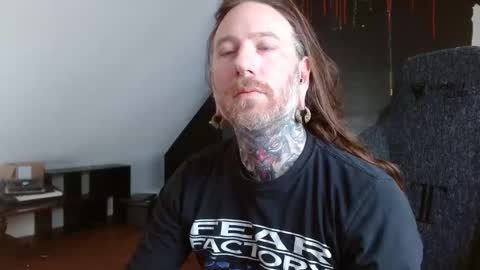 Snapshot of longhair021 chatting on February 21, 2025, 4:37 pm longhair online show from February 21, 2025, 4:37 pm