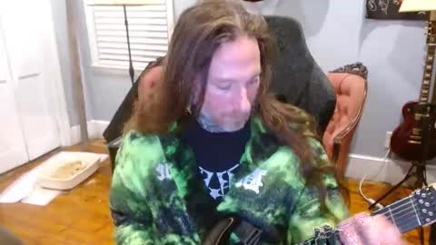 Snapshot of longhair021 chatting on October 30, 2025, 11:05 pm longhair online show from October 30, 2025, 11:05 pm