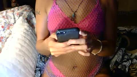 Snapshot of longlegstammy chatting on September 10, 2025, 12:43 am Cutenurse91 online show from September 10, 2025, 12:43 am