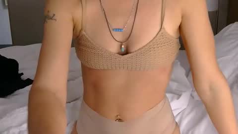 Snapshot of longlegstammy chatting on November 4, 2025, 12:48 pm Cutenurse91 online show from November 4, 2025, 12:48 pm