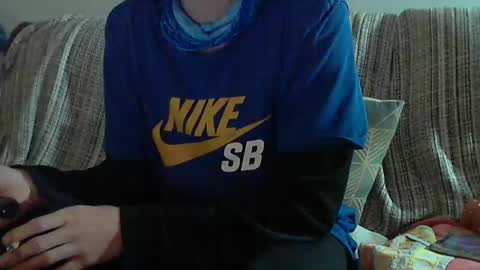 Snapshot of longnight5 chatting on December 7, 2024, 10:17 pm Alejandro Rulitos Twitter longnight55 Intagram 5longnight5 online show from December 7, 2024, 10:17 pm