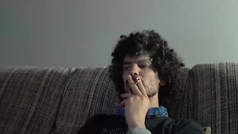 Snapshot of longnight5 chatting on December 14, 2024, 4:42 pm Alejandro Rulitos Twitter longnight55 Intagram 5longnight5 online show from December 14, 2024, 4:42 pm