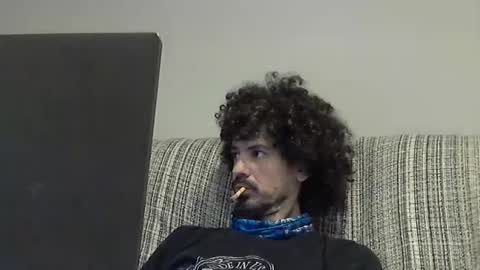 Snapshot of longnight5 chatting on December 15, 2024, 7:02 am Alejandro Rulitos Twitter longnight55 Intagram 5longnight5 online show from December 15, 2024, 7:02 am