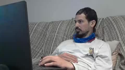 Snapshot of longnight5 chatting on February 12, 2025, 4:11 pm Alejandro Rulitos Twitter longnight55 Intagram 5longnight5 online show from February 12, 2025, 4:11 pm