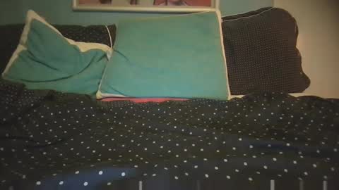 Snapshot of longwet1 chatting on February 14, 2025, 10:14 pm longwet1 online show from February 14, 2025, 10:14 pm