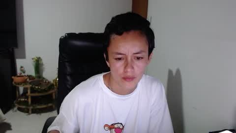 Snapshot of look_my_cam chatting on October 29, 2025, 11:17 pm lucy online show from October 29, 2025, 11:17 pm