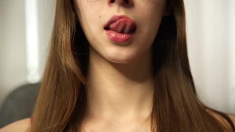 Snapshot of look_my_passion chatting on April 6, 2026, 7:09 am Hanna online show from April 6, 2026, 7:09 am