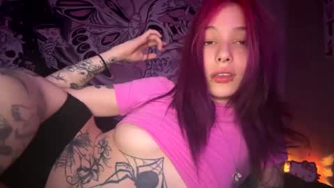 Snapshot of lookingforlona chatting on October 3, 2025, 4:09 am lookingforlona online show from October 3, 2025, 4:09 am