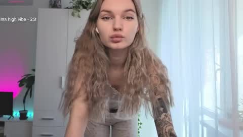 Luna online show from April 13, 2026, 12:32 pm