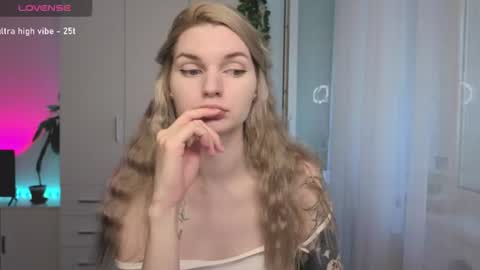 Snapshot of lookluna chatting on July 1, 2026, 4:25 am Luna online show from July 1, 2026, 4:25 am