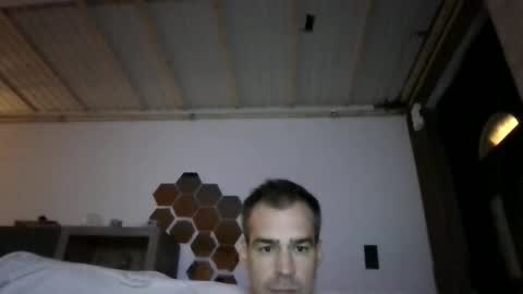loonelyy online show from May 22, 2026, 9:31 pm