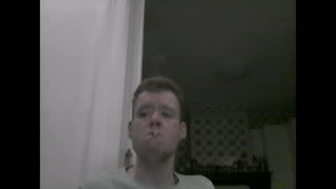 Snapshot of looner1992 chatting on November 5, 2025, 12:21 am looner1992 online show from November 5, 2025, 12:21 am