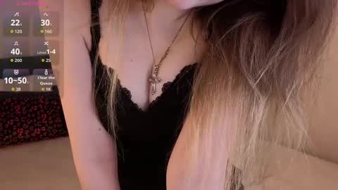 Lora online show from November 22, 2025, 1:43 pm