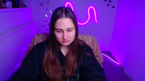 Lora online show from February 20, 2026, 6:59 am