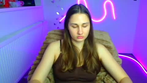 Lora online show from April 4, 2026, 5:38 am