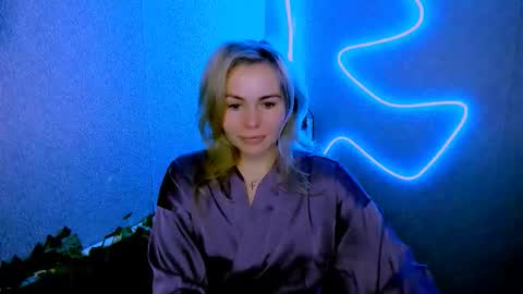 Lora online show from February 3, 2026, 3:04 am